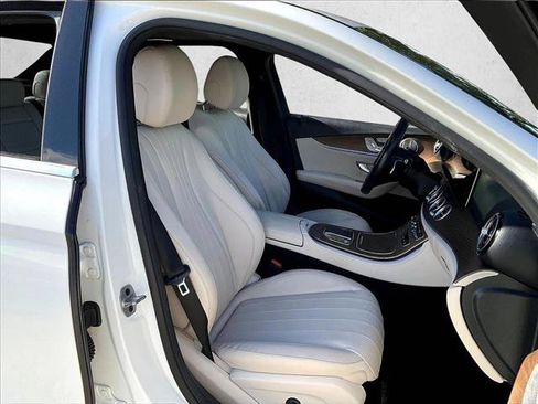 Used 2022 Mercedes-Benz E 350 Sedan image 9