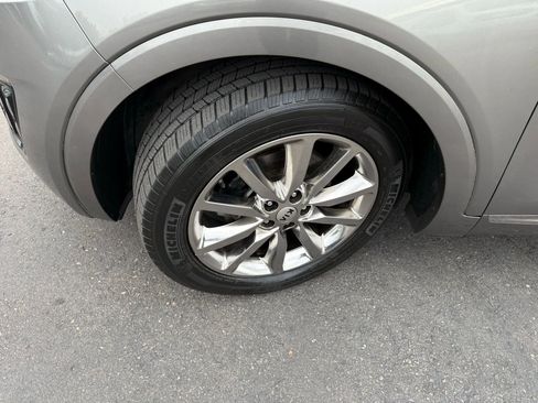 Used 2017 Kia Sorento SX image 14