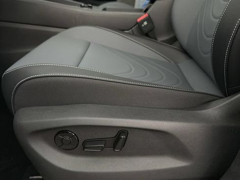 New 2026 Volkswagen Tiguan SE FWD image 16