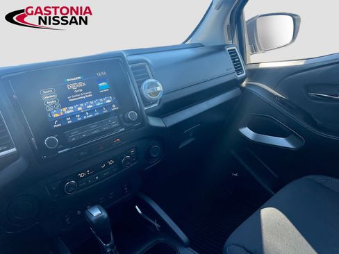 Used 2024 Nissan Frontier SV w/ Technology Package image 31