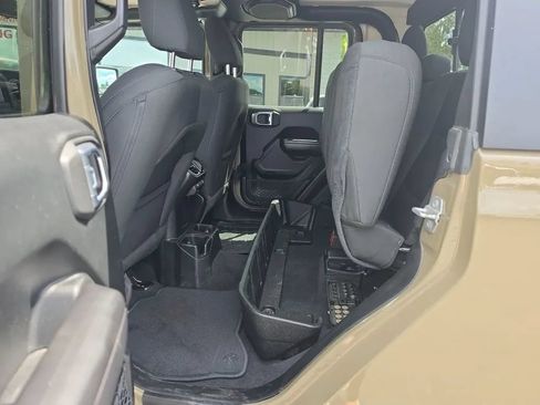 Used 2020 Jeep Gladiator Sport w/ Quick Order Package 23S AWD/4WD image 14