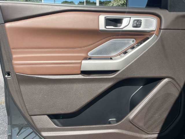 Used 2022 Ford Explorer King Ranch w/ Premium Technology Package AWD/4WD image 16
