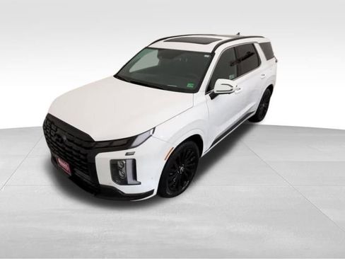 Used 2025 Hyundai Palisade Calligraphy image 3