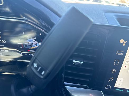 Used 2024 GMC Sierra 2500 SLT w/ SLT Premium Package image 13