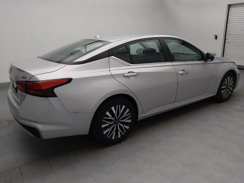 Used 2024 Nissan Altima 2.5 SV image 10