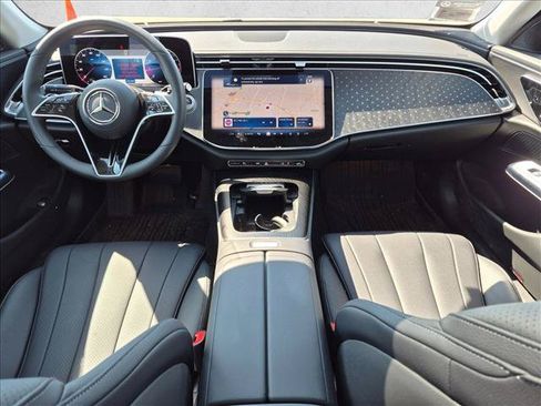 Used 2025 Mercedes-Benz E 350 Sedan image 18