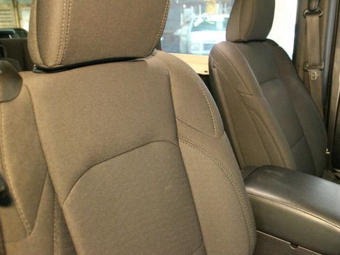 Used 2021 Jeep Wrangler Sport S image 11