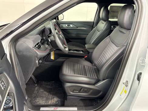 New 2026 Ford Explorer ST-Line w/ ST-Line Street Pack RWD image 29