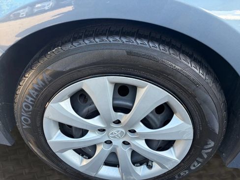 Used 2022 Toyota Corolla LE FWD image 37