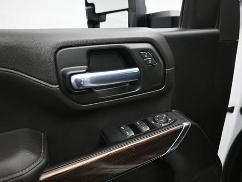 Used 2023 Chevrolet Silverado 2500 LT image 11