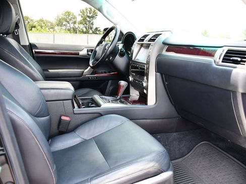 Used 2018 Lexus GX 460 Premium AWD/4WD image 38