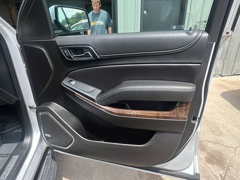 Used 2019 Chevrolet Suburban LT AWD/4WD image 20