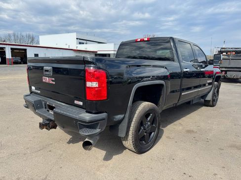 Used 2016 GMC Sierra 2500 SLT w/ All-Terrain HD Package AWD/4WD image 5