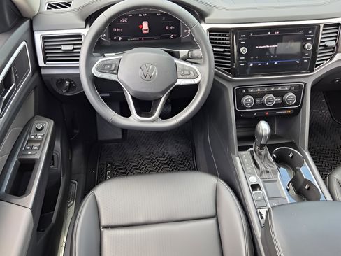 Used 2023 Volkswagen Atlas SE w/ Panoramic Sunroof Package FWD image 20
