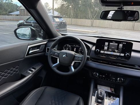 New 2025 Mitsubishi Outlander SEL Black Edition image 24
