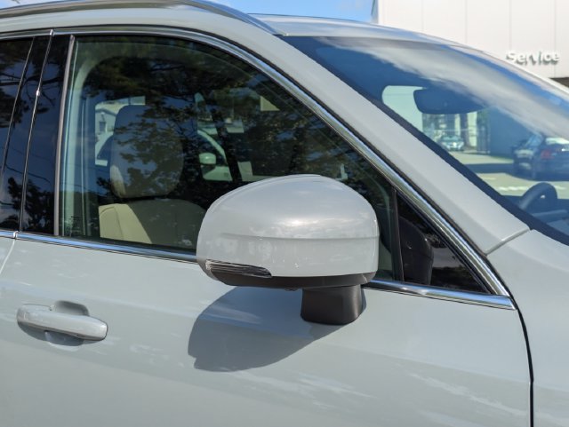 New 2026 Volvo XC90 T8 Plus w/ Protection Package Premier AWD/4WD image 12