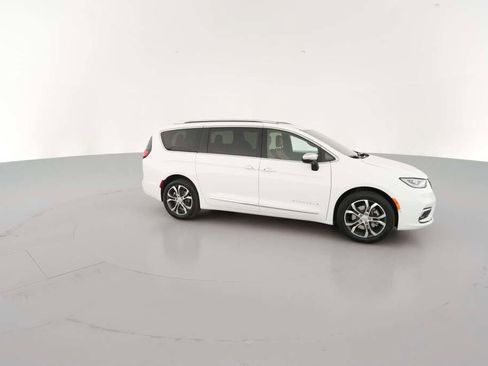 New 2026 Chrysler Pacifica Pinnacle image 15
