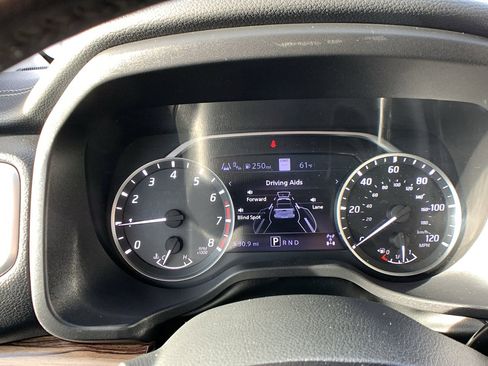 Used 2020 Nissan Titan SL w/ Moonroof Package image 14