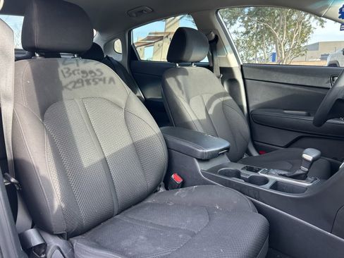 Used 2018 Kia Optima LX w/ 17" Alloy Wheels Package image 14