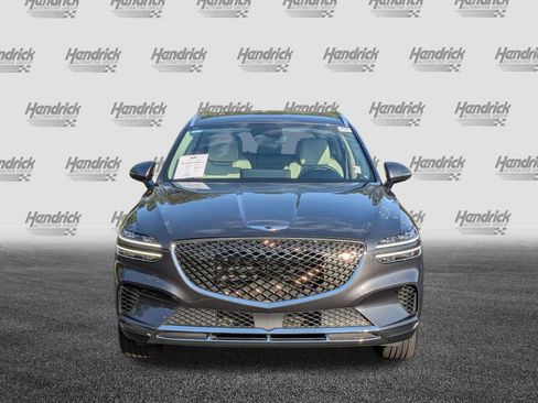 Used 2022 Genesis GV70 2.5T w/ Select Package AWD/4WD image 3