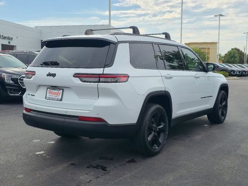 Used 2023 Jeep Grand Cherokee L Laredo AWD/4WD image 8