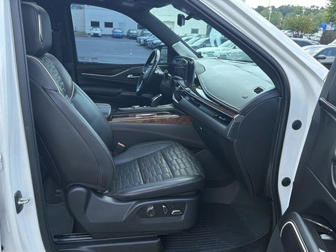 Used 2021 Cadillac Escalade Premium Luxury Platinum RWD image 16