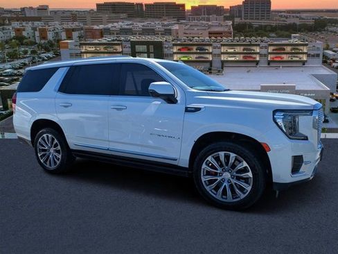 Used 2021 GMC Yukon Denali w/ Denali Premium Package image 1