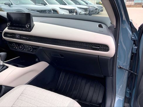 Used 2023 Honda HR-V LX image 19