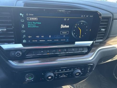 Used 2022 Chevrolet Silverado 1500 RST image 17