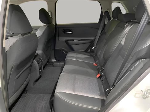 Used 2021 Nissan Rogue SV FWD image 13
