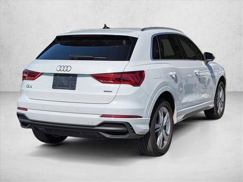 Certified 2023 Audi Q3 2.0T Premium w/ Convenience Package AWD/4WD image 4
