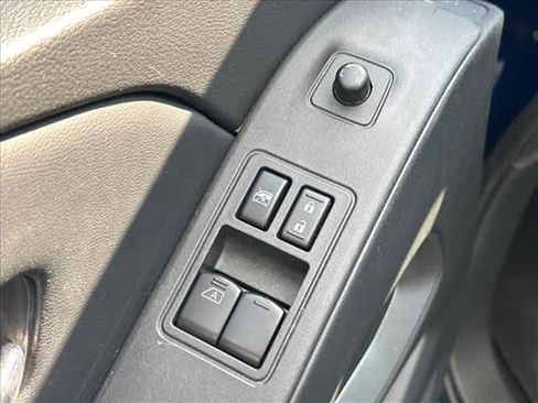 Certified 2025 Nissan Frontier SV RWD image 15