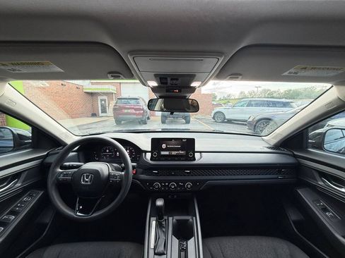 Used 2025 Honda Accord SE image 16