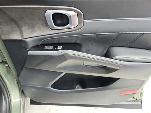 Used 2025 Kia Sorento SX image 46