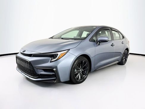 Used 2023 Toyota Corolla SE FWD image 3