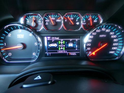 Used 2019 Chevrolet Suburban LT image 22