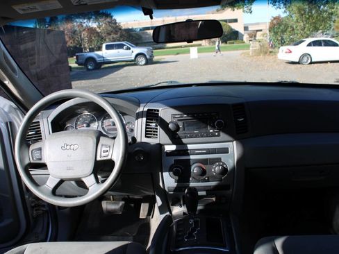 Used 2007 Jeep Grand Cherokee Laredo AWD/4WD image 13