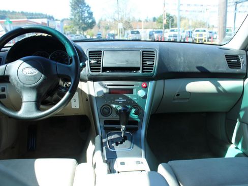 Used 2007 Subaru Outback 2.5i image 10