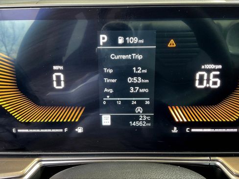 Used 2025 Kia Sorento LX image 13