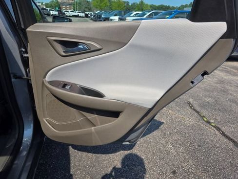 Used 2023 Chevrolet Malibu LT FWD image 11