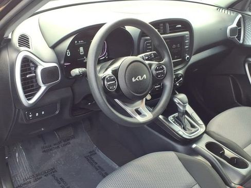 Used 2025 Kia Soul LX FWD image 16