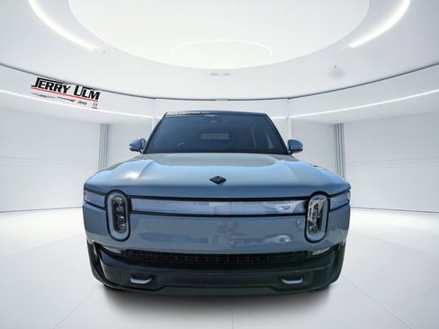 Used 2024 Rivian R1S Adventure image 7