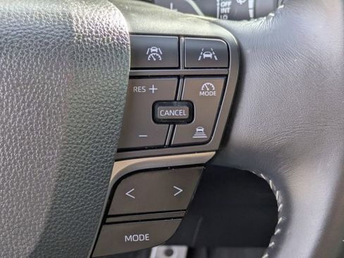 Used 2025 Toyota Camry SE image 20