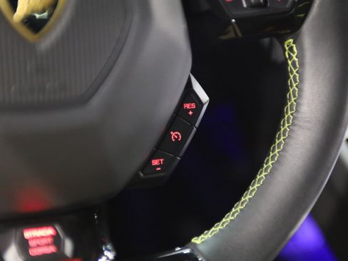 Used 2021 Lamborghini Huracan EVO AWD/4WD image 25