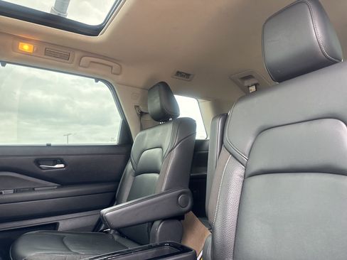 Certified 2022 Nissan Pathfinder SL w/ SL Premium Package image 36