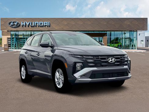 Certified 2026 Hyundai Tucson SE image 11