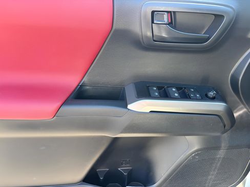 Used 2023 Toyota Tacoma TRD Sport image 21