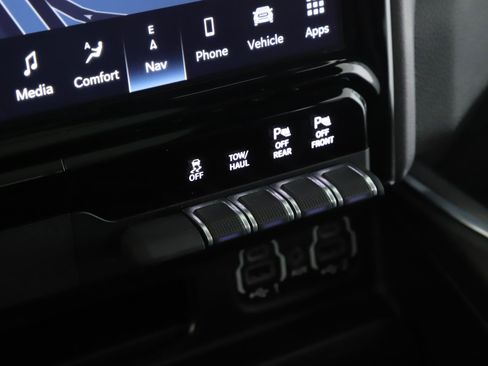 Used 2023 RAM 1500 Laramie AWD/4WD image 15