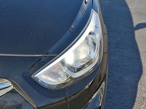 Used 2017 Hyundai Accent SE FWD image 9