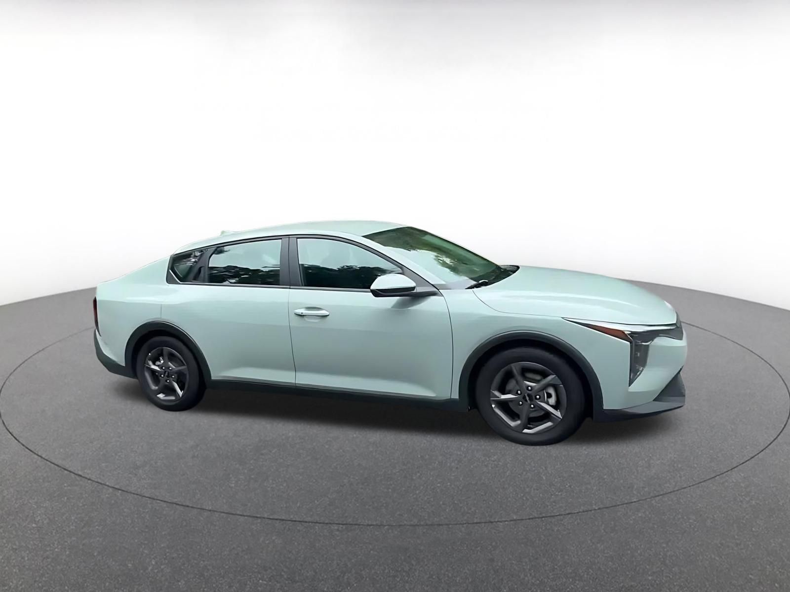 Used 2026 Kia K4 FWD image 2
